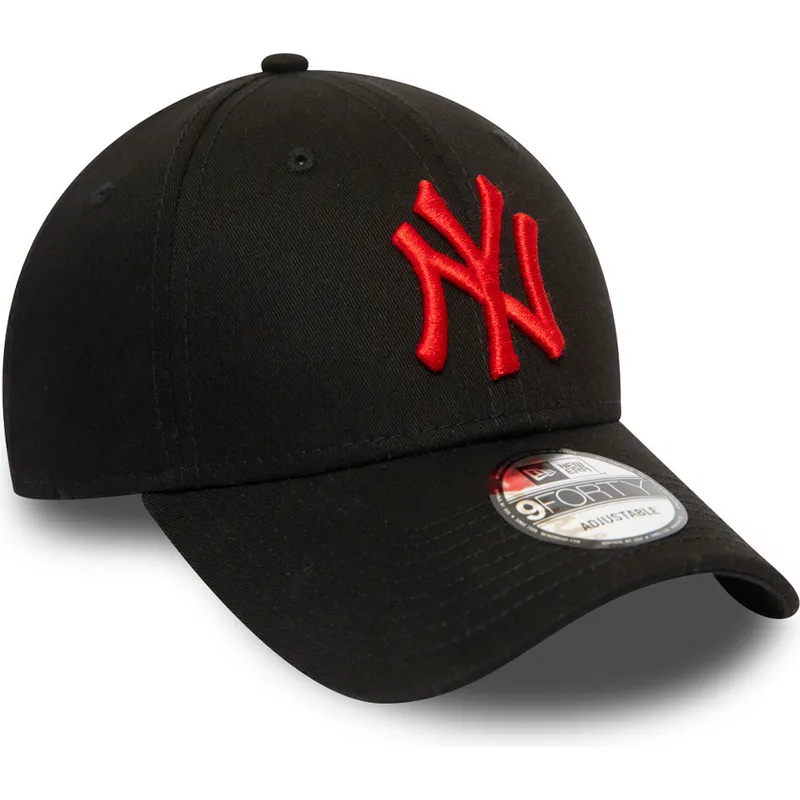 schwarze-verstellbare-curved-cap-mit-rotem-logo-9forty-league-essential-der-new-york-yankees-mlb-von-new-era