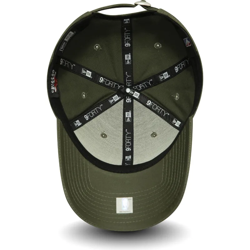 cappelli-curva-verde-cinghia-regolabile-negro-9forty-league-essential-dei-chicago-bulls-nba-di-new-era