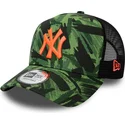 new-era-new-york-yankees-mlb-seasonal-a-frame-trucker-cap-im-camouflage-design-mit-orangefarbenem-logo