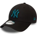 schwarze-verstellbare-kappe-mit-gebogenem-schirm-und-blauem-logo-9forty-league-essential-der-new-york-yankees-mlb-von-new-era