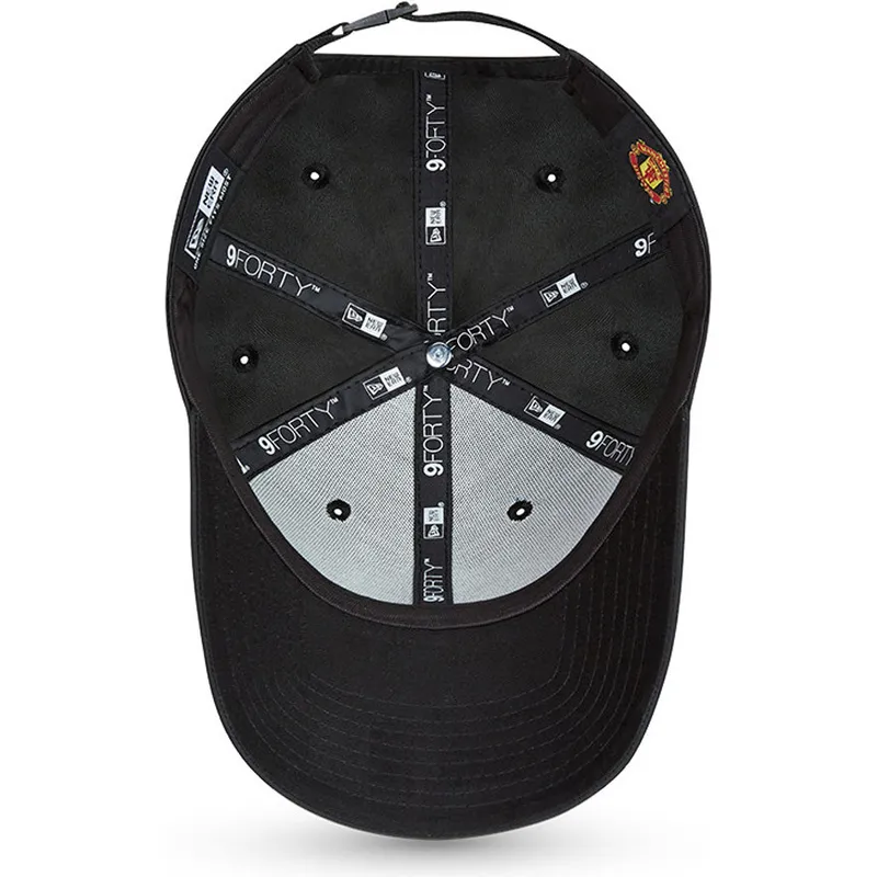 cappelli-curva-nero-cinghia-regolabile-9forty-rubber-patch-dei-manchester-united-football-club-premier-league-di-new-era