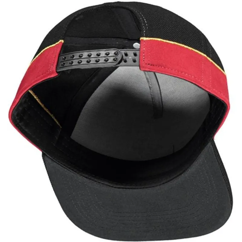 cappello-piatto-nero-e-rosso-snapback-chandra-magic-the-gathering-di-difuzed