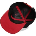 casquette-plate-noire-et-rouge-snapback-red-hood-logo-dc-comics-difuzed