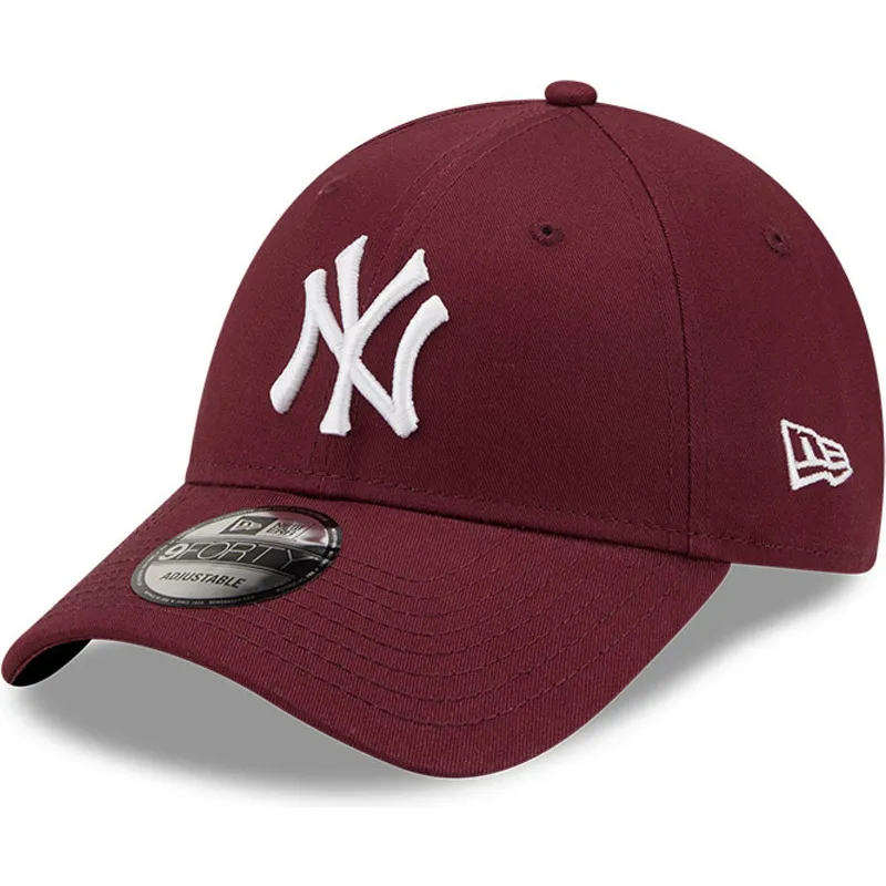 mutzen-gebogen-rot-verstellbares-band-granate-9forty-league-essential-der-new-york-yankees-mlb-von-new-era