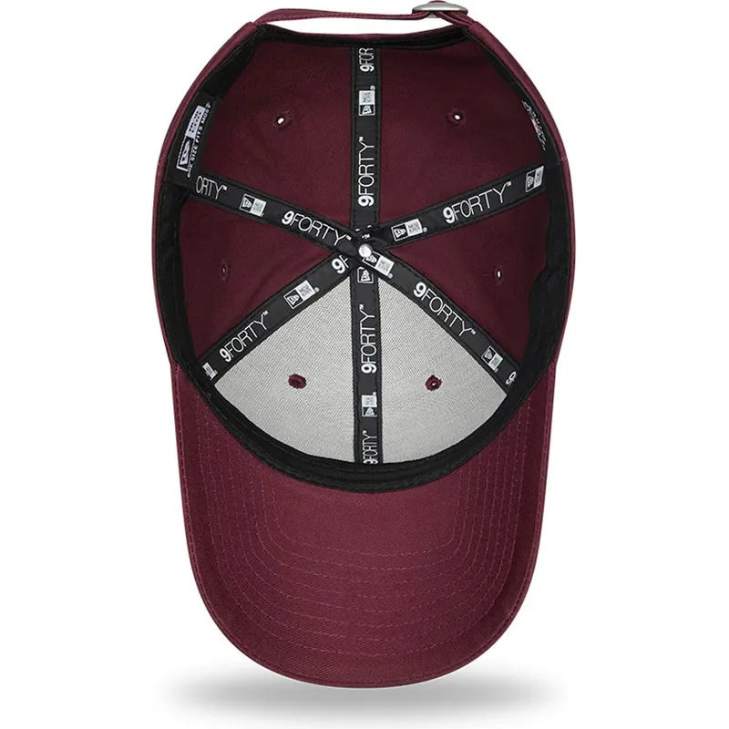 cappelli-curva-rosso-cinghia-regolabile-granate-9forty-league-essential-dei-new-york-yankees-mlb-di-new-era