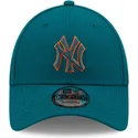 cappelli-curva-blu-cinghia-regolabile-9forty-pop-outline-dei-new-york-yankees-mlb-di-new-era