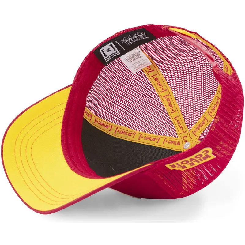 cappelli-curva-rosso-snapback-coyote-looney-tunes-di-capslab
