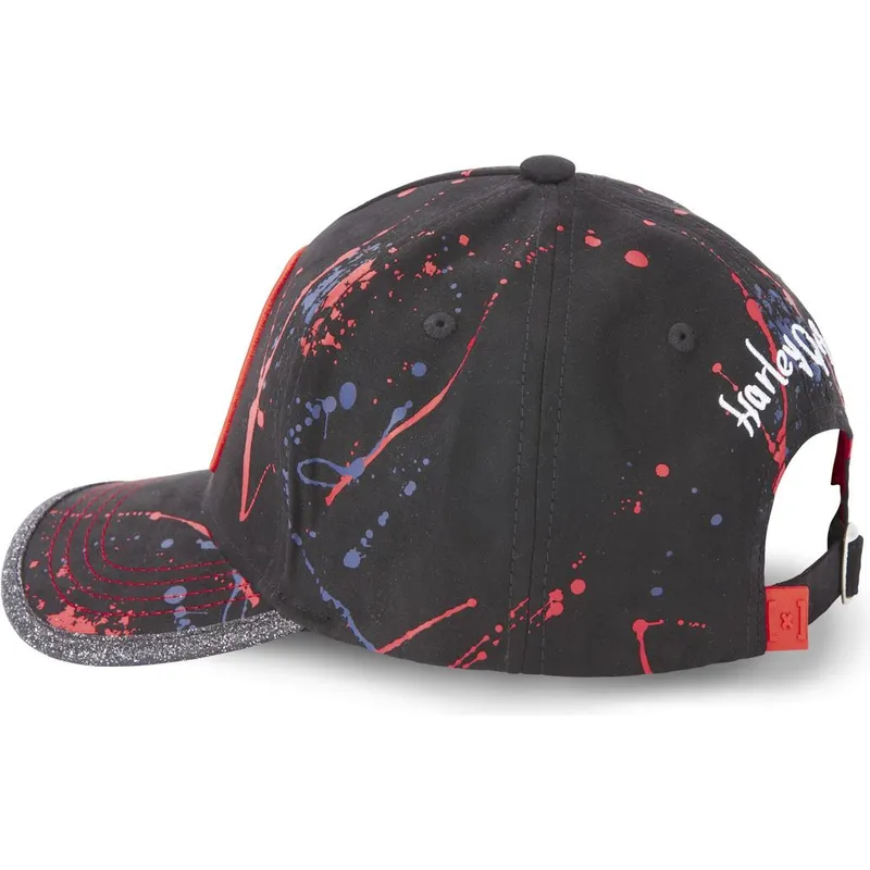 cappelli-curva-nero-cinghia-regolabile-harley-quinn-dc-comics-di-capslab cappelli-curva-nero-cinghia-regolabile-harley-quinn-dc-comics-di-capslab