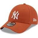 casquette-courbee-marron-ajustable-9forty-league-essential-new-york-yankees-mlb-new-era