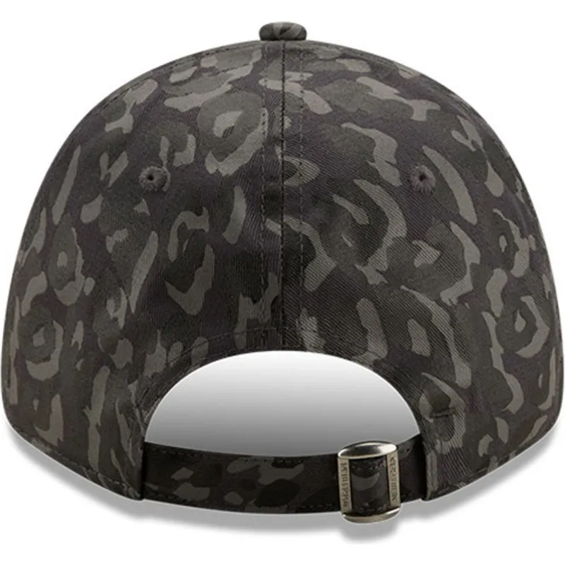 cappellino-curvo-camouflage-nero-regolabile-9forty-all-over-camo-dei-new-york-yankees-mlb-di-new-era