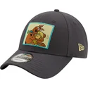 schwarze-verstellbare-9forty-kappe-mit-gebogenem-schirm-scooby-doo-und-shaggy-von-new-era