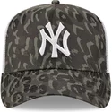 casquette-trucker-camouflage-noire-a-frame-seasonal-camo-new-york-yankees-mlb-new-era