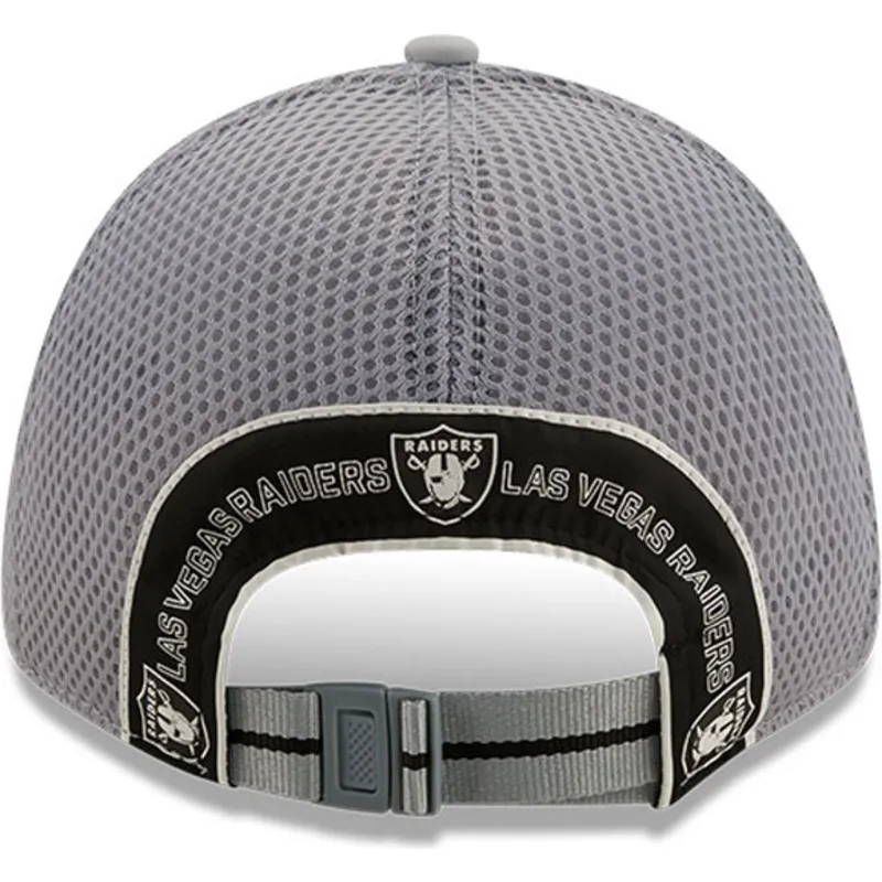 cappelli-curva-grigio-cinghia-regolabile-9forty-team-arch-dei-las-vegas-raiders-nfl-di-new-era