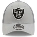cappellino-trucker-grigio-9forty-team-arch-dei-las-vegas-raiders-nfl-di-new-era