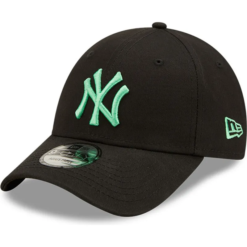 mutzen-gebogen-schwarz-verstellbares-band-9forty-league-essential-der-new-york-yankees-mlb-von-new-era