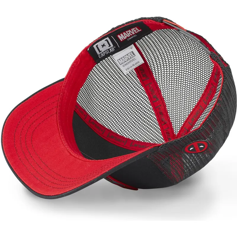 mutzen-gebogen-schwarz-snapback-deadpool-marvel-comics-von-capslab mutzen-gebogen-schwarz-snapback-deadpool-marvel-comics-von-capslab