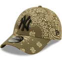 cappelli-curva-verde-cinghia-regolabile-9forty-paisley-print-dei-new-york-yankees-mlb-di-new-era