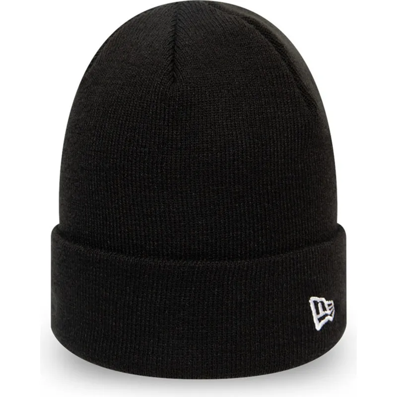 berretto-nero-essential-cuff-di-new-era