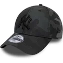 gorra-curva-camuflaje-negro-ajustable-para-nino-con-logo-negro-9forty-league-essential-de-new-york-yankees-mlb-de-new-era