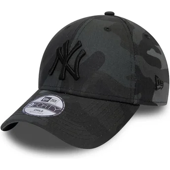 Czapka z daszkiem z czarnym kamuflażem regulowana dla chłopca z czarnym logo 9FORTY League Essential New York Yankees MLB New Era