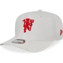 cappello-bianco-regolabile-con-visiera-curva-e-logo-rosso-9fifty-del-manchester-united-football-club-premier-league-di-new-era