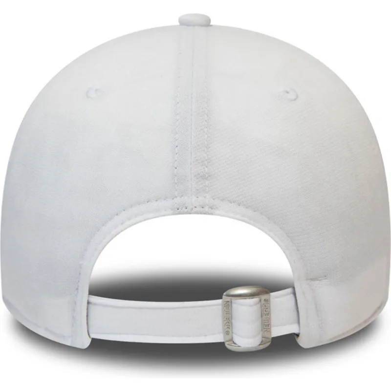 cappelli-curva-bianco-cinghia-regolabile-9forty-shadow-tech-dei-boston-celtics-nba-di-new-era