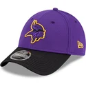 cappellino-curvo-viola-e-nero-snapback-9forty-stretch-snap-sideline-road-dei-minnesota-vikings-nfl-di-new-era