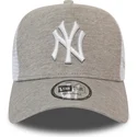 cappellino-trucker-grigio-e-bianco-a-frame-jersey-essential-dei-new-york-yankees-mlb-di-new-era