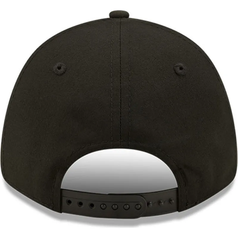 cappelli-curva-nero-snapback-9forty-black-base-dei-chicago-bulls-nba-di-new-era