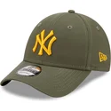 mutzen-gebogen-grun-verstellbares-band-9forty-league-essential-der-new-york-yankees-mlb-von-new-era