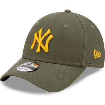 cappelli-curva-verde-cinghia-regolabile-9forty-league-essential-dei-new-york-yankees-mlb-di-new-era