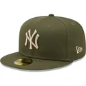 cappelli-piatta-verde-regolato-59fifty-league-essential-dei-new-york-yankees-mlb-di-new-era