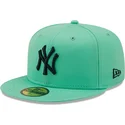 cappelli-piatta-blu-regolato-59fifty-league-essential-dei-new-york-yankees-mlb-di-new-era