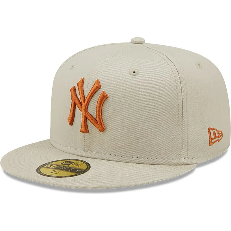 cappello-piatto-grigio-chiuso-con-logo-marrone-59fifty-league-essential-dei-new-york-yankees-mlb-di-new-era