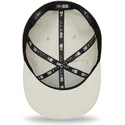 cappello-piatto-grigio-chiuso-con-logo-marrone-59fifty-league-essential-dei-new-york-yankees-mlb-di-new-era