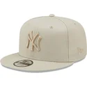 cappelli-piatta-grigio-snapback-9fifty-league-essential-dei-new-york-yankees-mlb-di-new-era