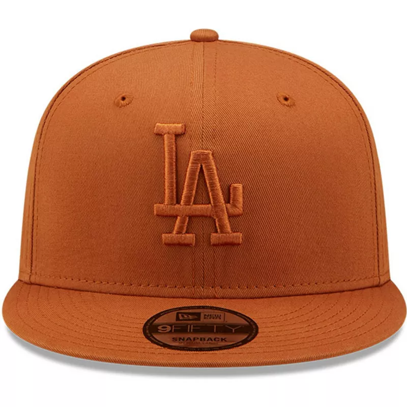 new-era-flat-brim-brown-logo-9fifty-league-essential-los-angeles-dodgers-mlb-brown-snapback-cap