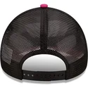 gorra-trucker-bianca-nera-e-rosa-dumplings-food-pack-di-new-era