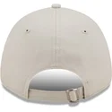 beige-justerbar-bojd-keps-med-rod-logotyp-9forty-league-essential-new-york-yankees-mlb-fran-new-era