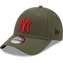 cappellino-verde-a-visiera-curva-regolabile-con-logo-rosso-9forty-stadium-food-dei-new-york-yankees-mlb-di-new-era