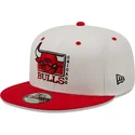 cappello-piatto-bianco-e-rosso-snapback-9fifty-white-crown-di-chicago-bulls-nba-di-new-era