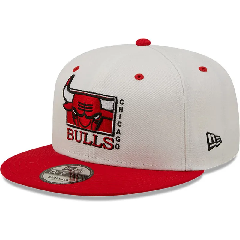 weisse-und-rote-flache-snapback-kappe-9fifty-white-crown-von-chicago-bulls-nba-von-new-era