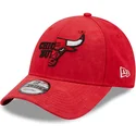 cappellino-curvo-rosso-regolabile-9forty-washed-pack-split-logo-dei-chicago-bulls-nba-di-new-era