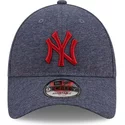 casquette-courbee-grise-ajustable-avec-logo-rouge-9forty-pull-essential-new-york-yankees-mlb-new-era