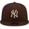 casquette-plate-marron-snapback-9fifty-league-essential-new-york-yankees-mlb-new-era