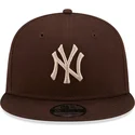 new-era-new-york-yankees-mlb-9fifty-league-essential-snapback-kappe-in-braun