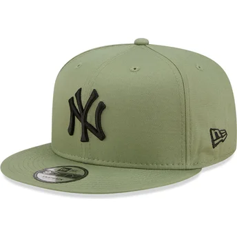 new-era-flat-brim-black-logo-9fifty-league-essential-new-york-yankees-mlb-green-snapback-cap