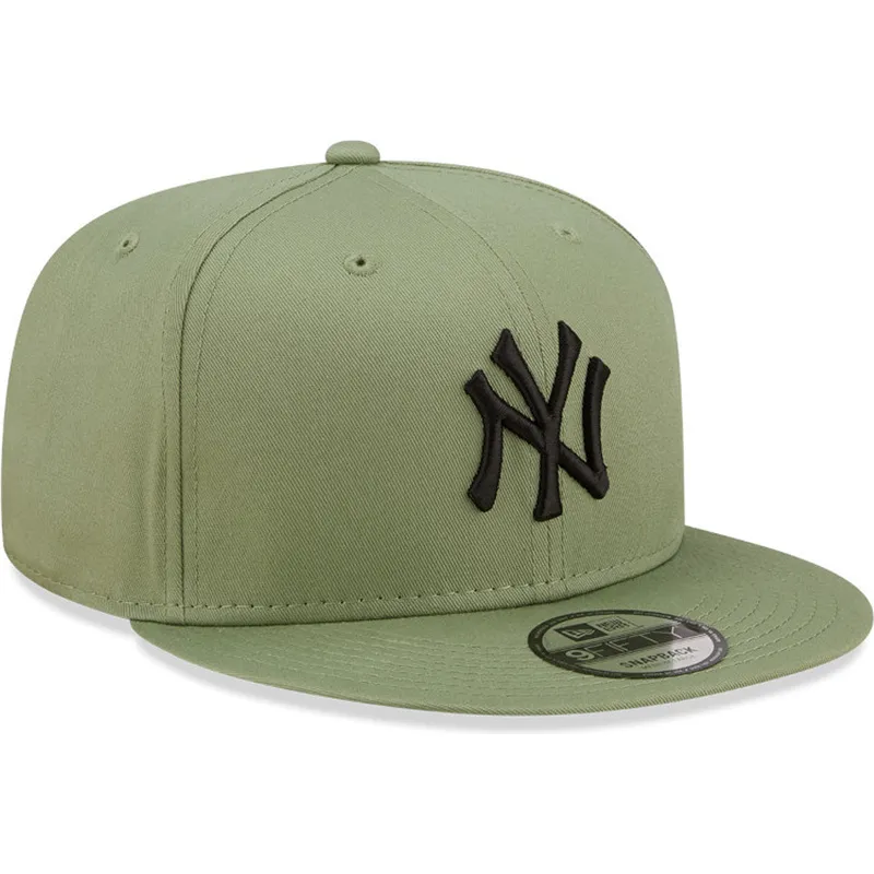 cappelli-piatta-verde-snapback-negro-9fifty-league-essential-dei-new-york-yankees-mlb-di-new-era