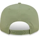 cappello-snapback-verde-con-visiera-piatta-e-logo-nero-9fifty-league-essential-dei-new-york-yankees-mlb-di-new-era