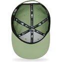 cappello-snapback-verde-con-visiera-piatta-e-logo-nero-9fifty-league-essential-dei-new-york-yankees-mlb-di-new-era